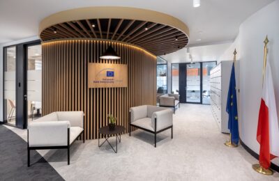 szklane ściany w prestiżowym biurze